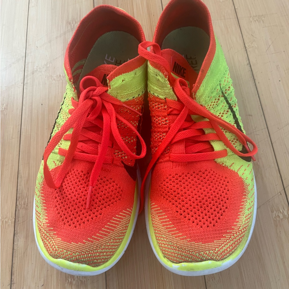 Men’s Nike Flynit Runner Sneaker Size 9 Neon Orange